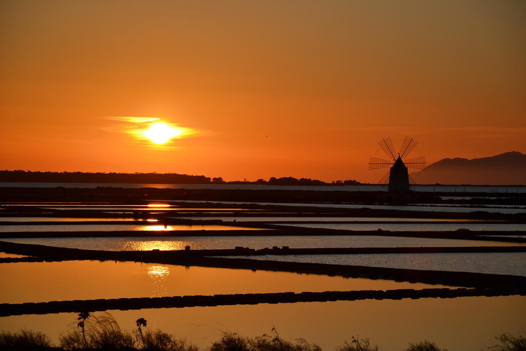 Case Vacanza Torre Lupa Marsala Ruang foto